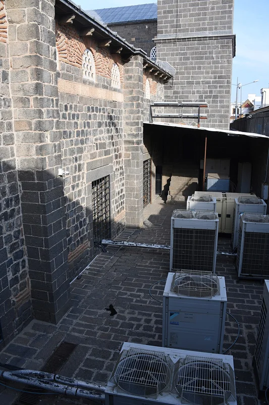 Diyarbakır Ulu Camii Avlusu ve Taş İşçiliği